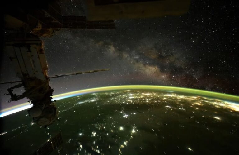 Milky-Way-Don-Pettit-ISS-768x500.jpg